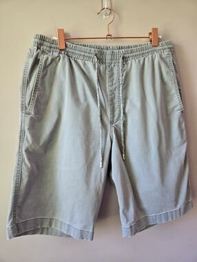 Tommy Bahama Boracay Coast E-Waist Shorts 9" Inseam - Men's M Sage Grey
